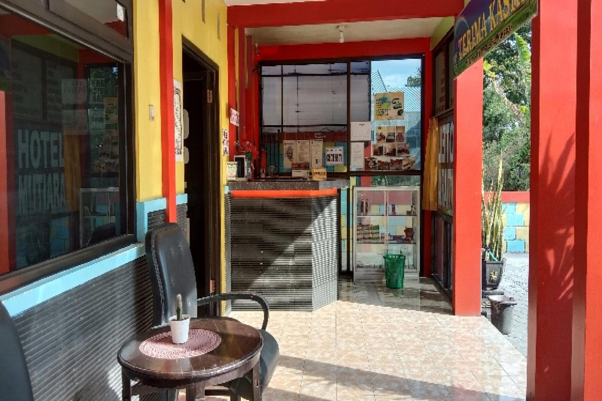 Hotel Oyo 90627 Mutiara Madiun
