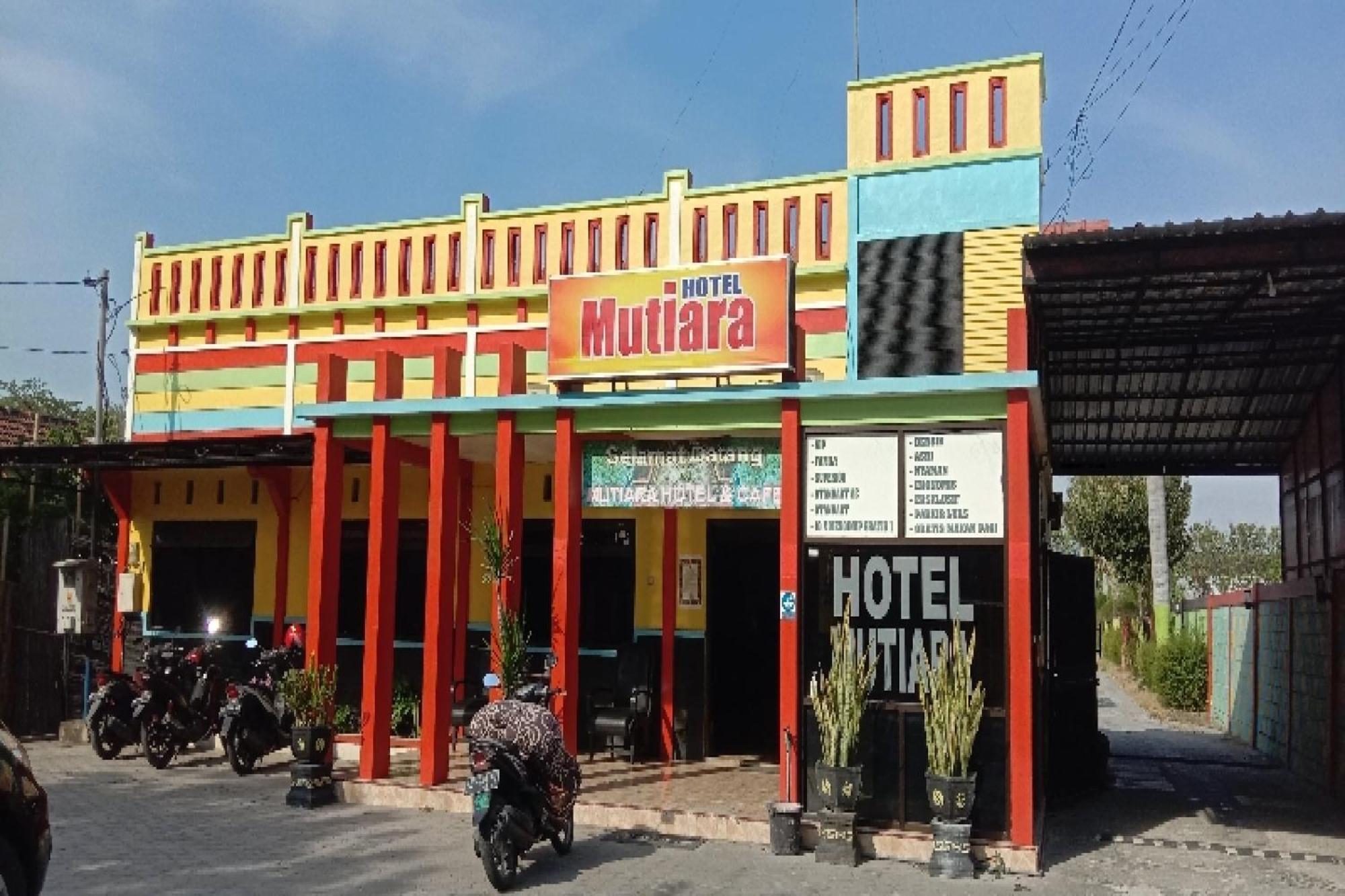 Hotel Oyo 90627 Mutiara Madiun