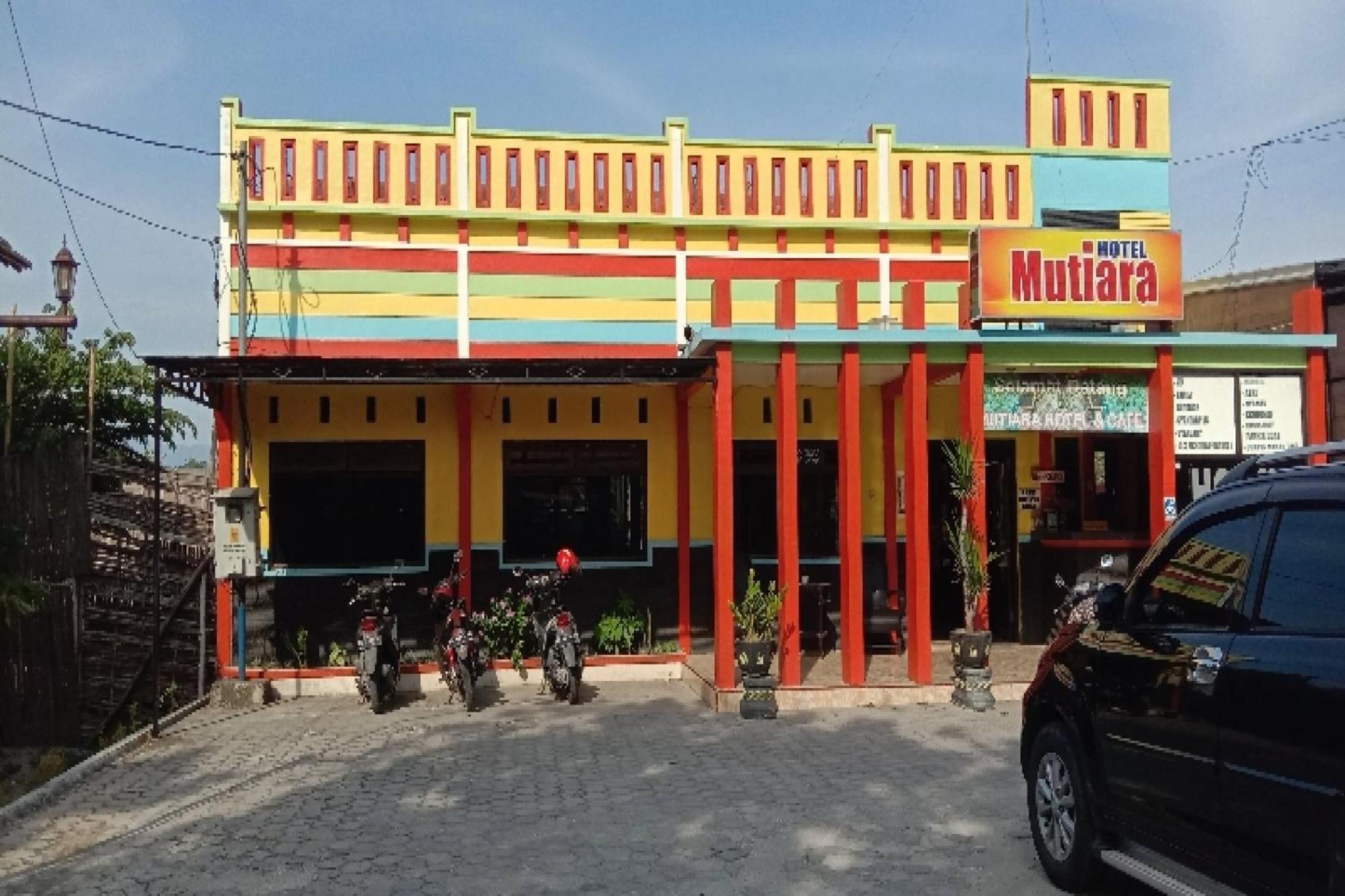 Oyo 90627 Mutiara 2* Madiun
